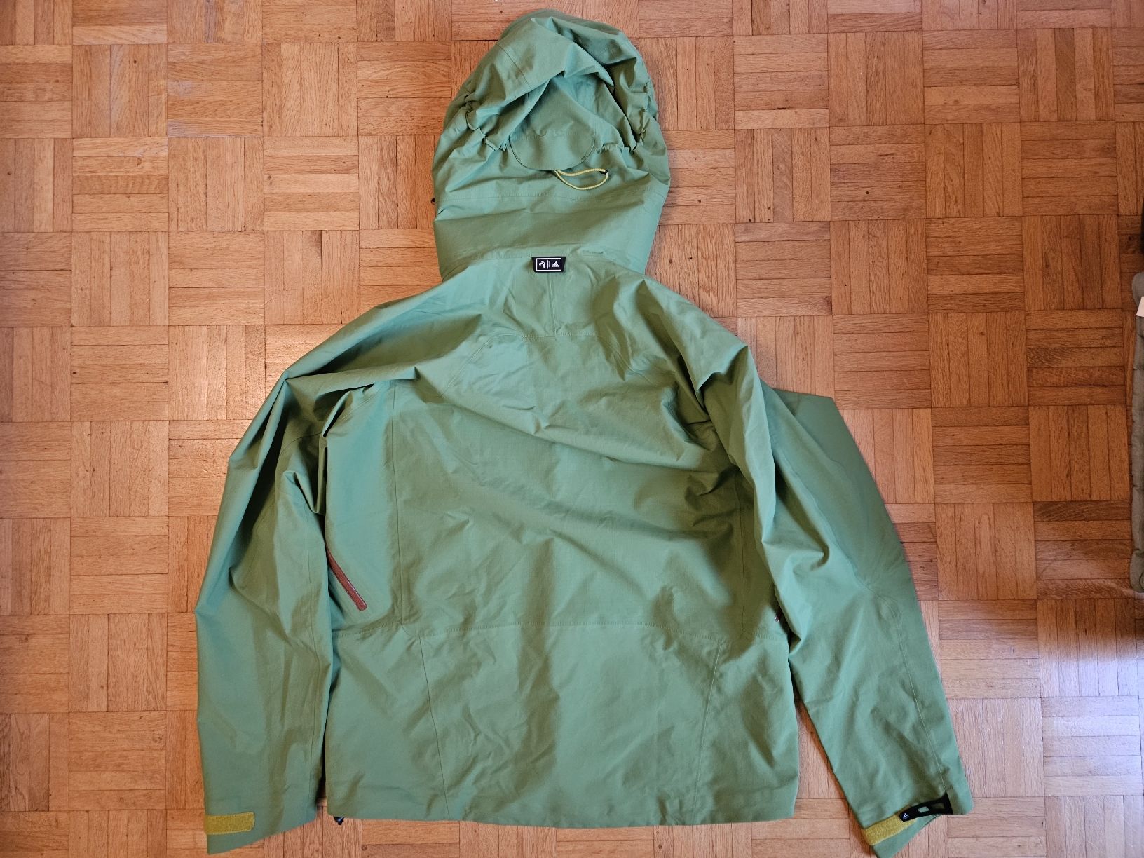 Adidas Vestes: Adidas Super Trekking GoreTex Pro Shell – D'occasion à Vevey par Photech 1