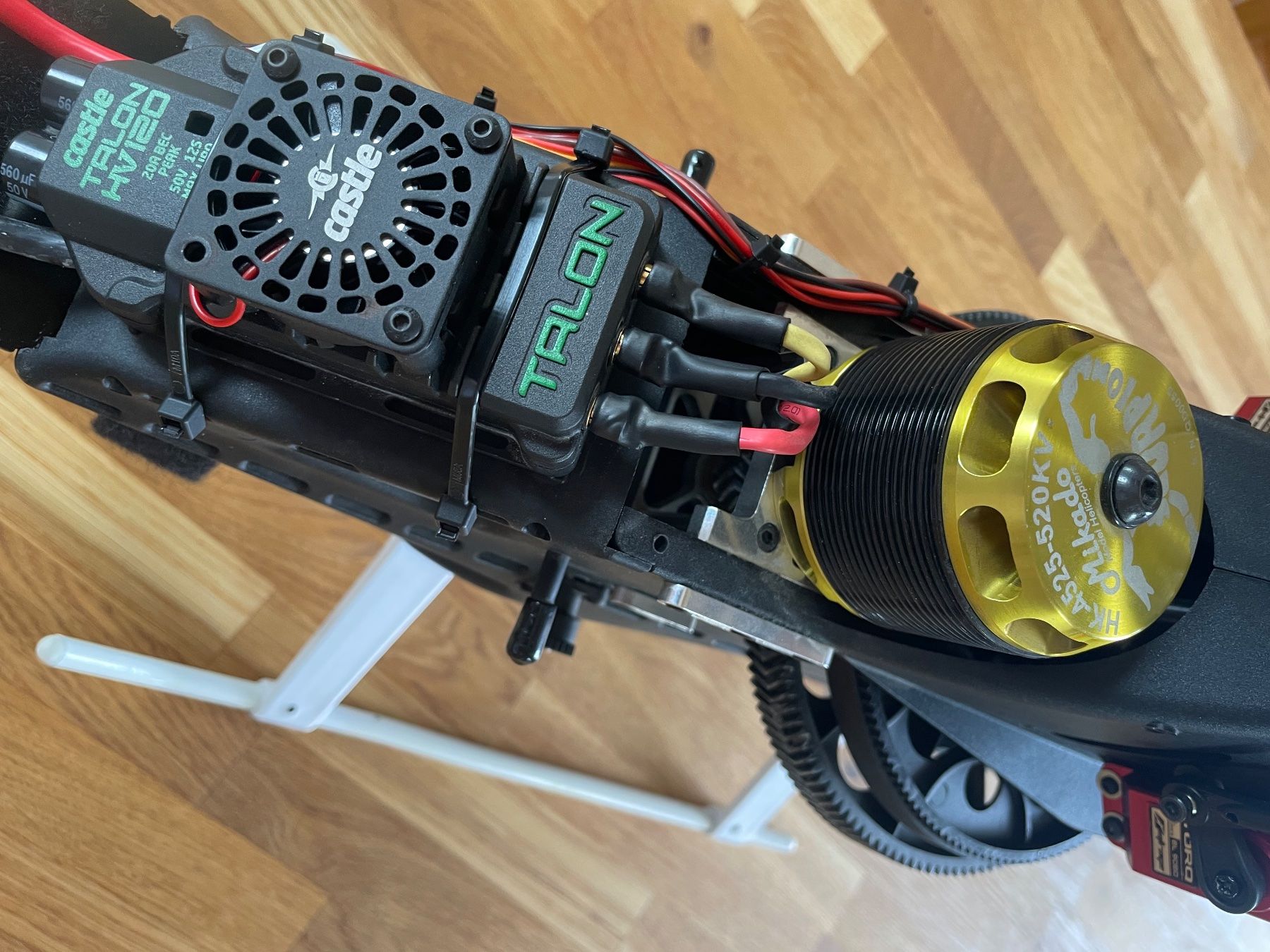 Modellismo RC: Mikado Logo 700 inkl. Elektronik – Usato da Neftenbach venduto da CURRAT1 5