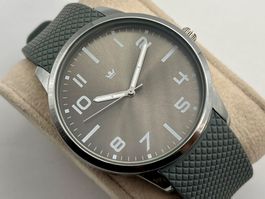 Sempre Herrenuhr Model No. H01-SP-100