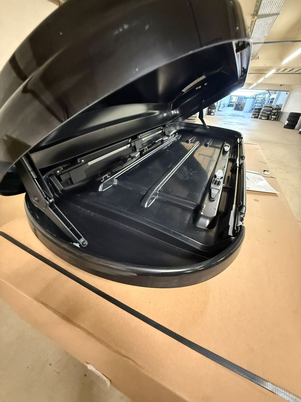 Dachboxen: VOLKSWAGEN DACHBOX 460 L – Gebraucht aus Brügg BE von AMAG_Biel 2