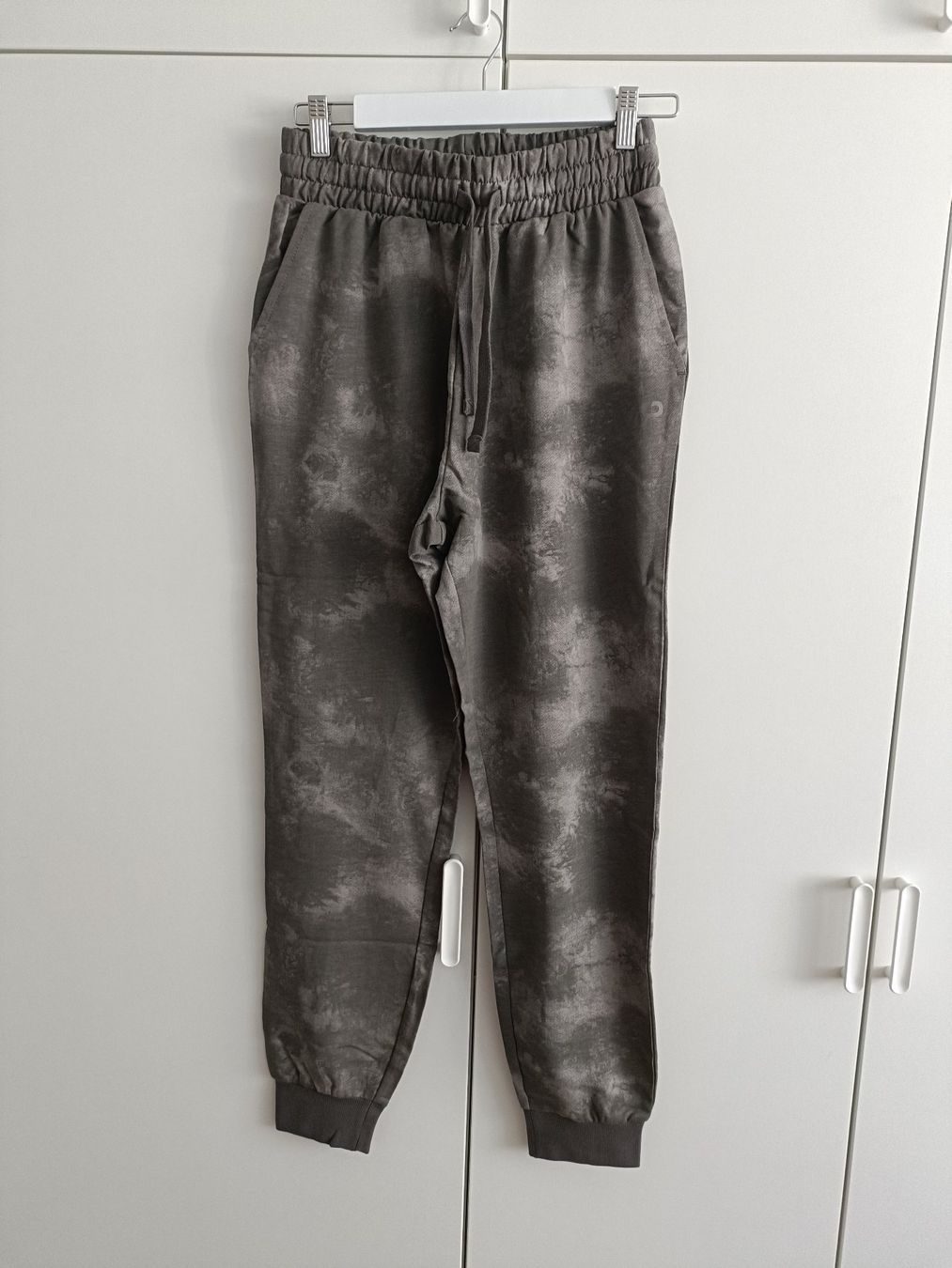 Hosen: Batik Jogginghose - Grösse S – Neu und originalverpackt aus Rickenbach b. Wil von Beautiful.Things