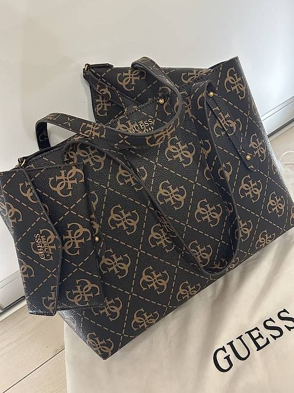 Taschen für Damen: Guess Est. 1981, Shopping Bag – Neu und originalverpackt aus Balerna von bfa_x265 2