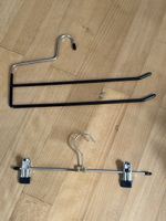 Hosenbügel Set schwarz und Metall 10 Stück guter Zustand