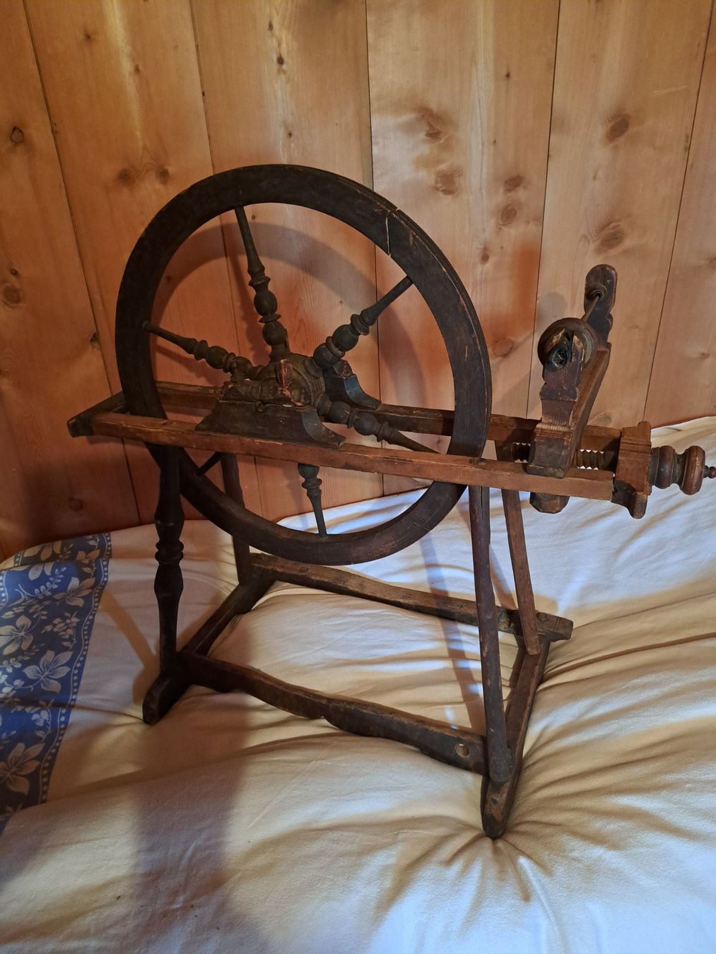 Ruote per filare: Spezielles Spinnrad uralt – Usato da Weinfelden venduto da Thurgau7 2