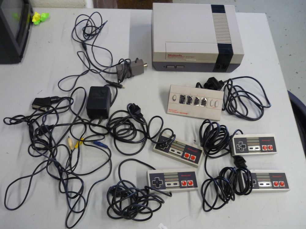 Nintendo NES Konsole Zubehör Four Score Tetris Mario (Gebraucht) in ...