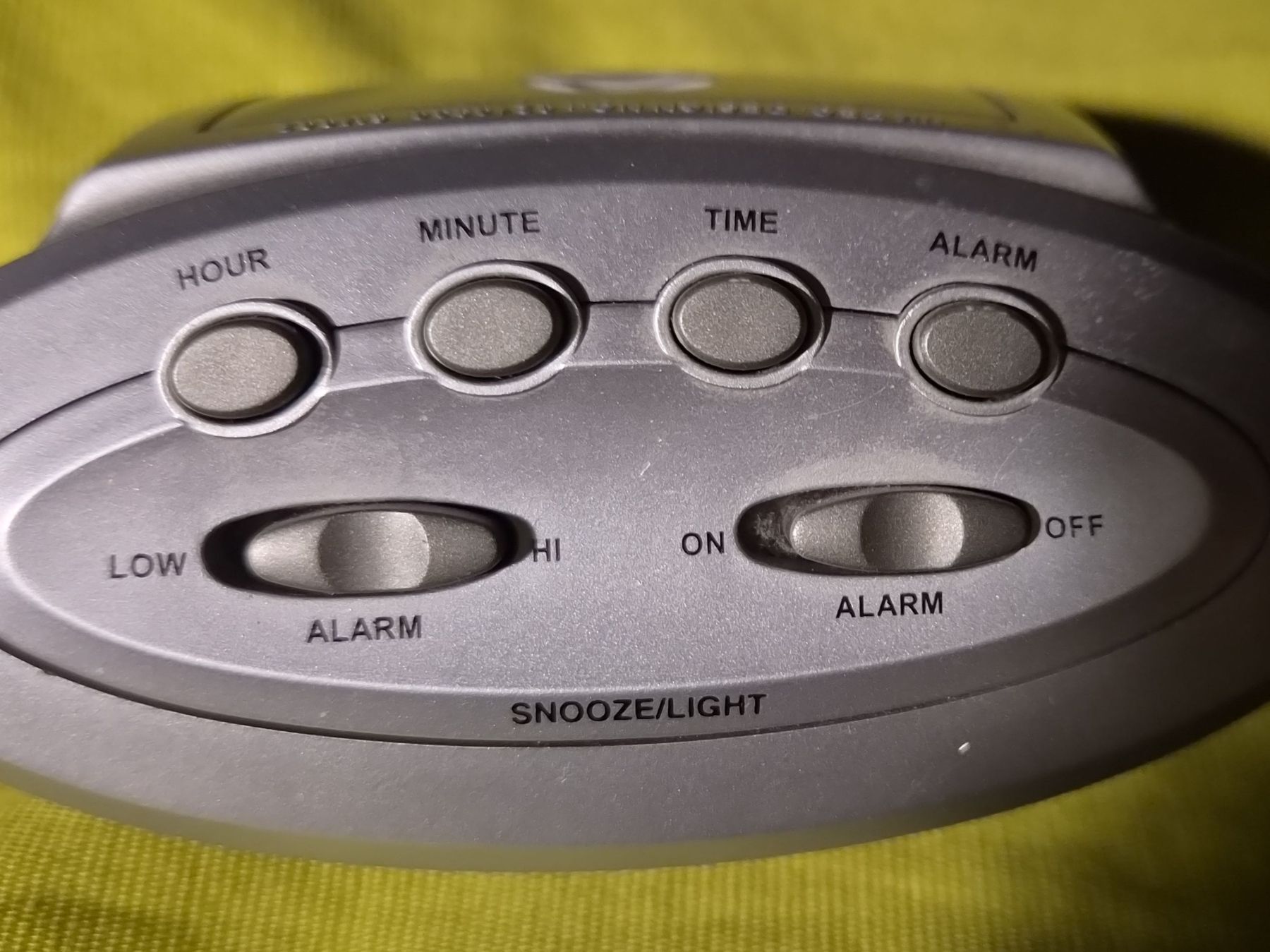Réveils: Intertronic LCD Wecker Typ 826, silberfarben – D'occasion à Zürich par Carli 7