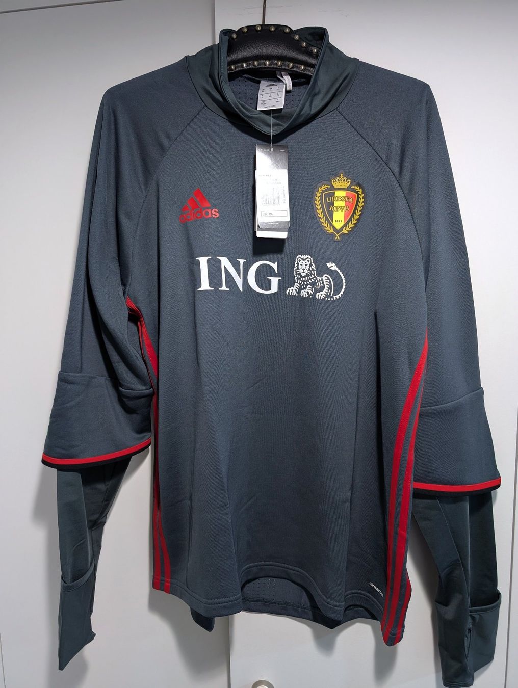 Adidas Canottiere & Pantaloni: BELGIEN TRAININGSTOP - GRÖSSE XL - ADIDAS - NEU – Usato da Spiegel b. Bern venduto da Natix 1