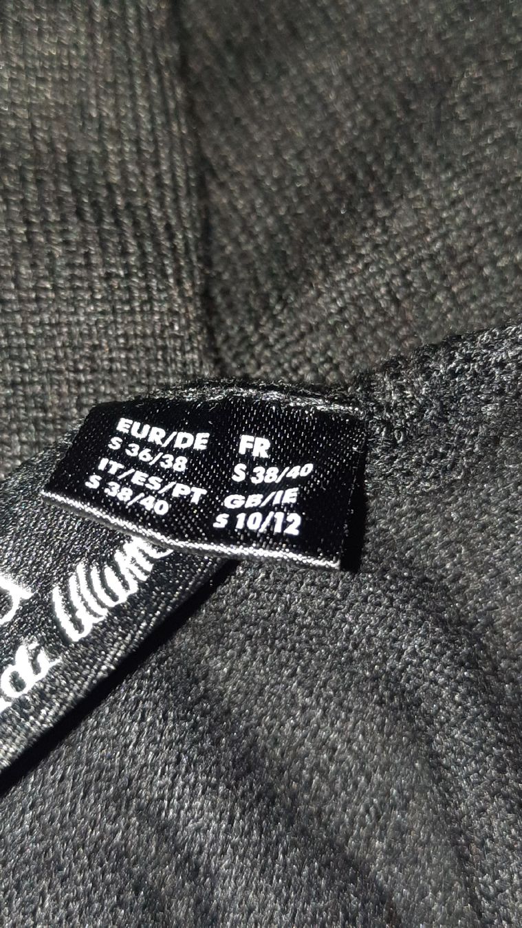 Vestiti: Kleid schwarz  Länge ca 90 cm,langarm – Usato da Zuchwil venduto da bvj_5t82 4