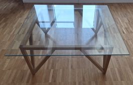 Couchtisch mit Glasplatte