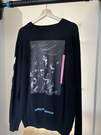 Off-White Sweatshirt – Größe M – Guter Zustand