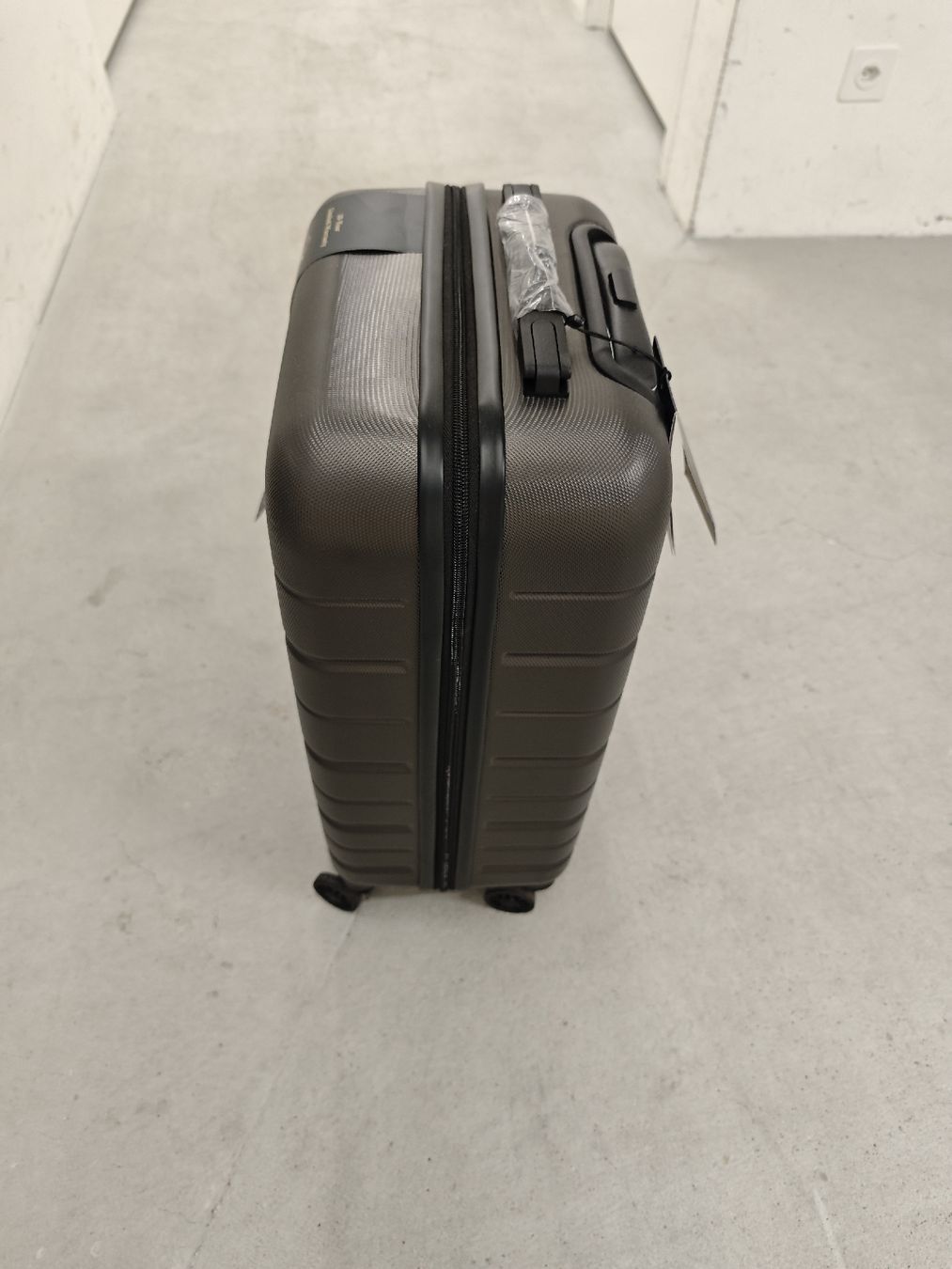 Valises de voyage: Epic 2.0 Hardside Carry-On Spinner – Neuf (Voir description) à Thalwil par sma_9cbs 1