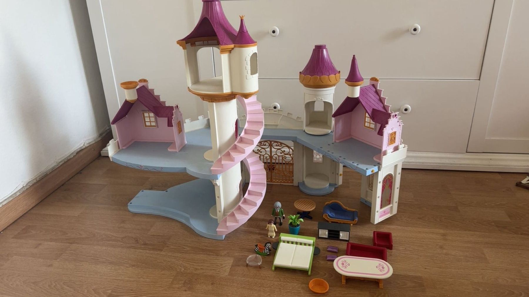 Playmobil Giocattoli: Playmobil Prinzessinnenschloss – Usato da Adliswil venduto da odi_pj9c 1