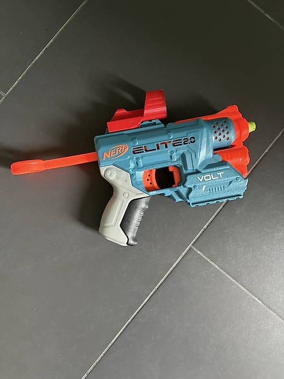 Jouets: Nerf Volt  Spielzeug-Blaster – D'occasion à Frenkendorf par MISA8283