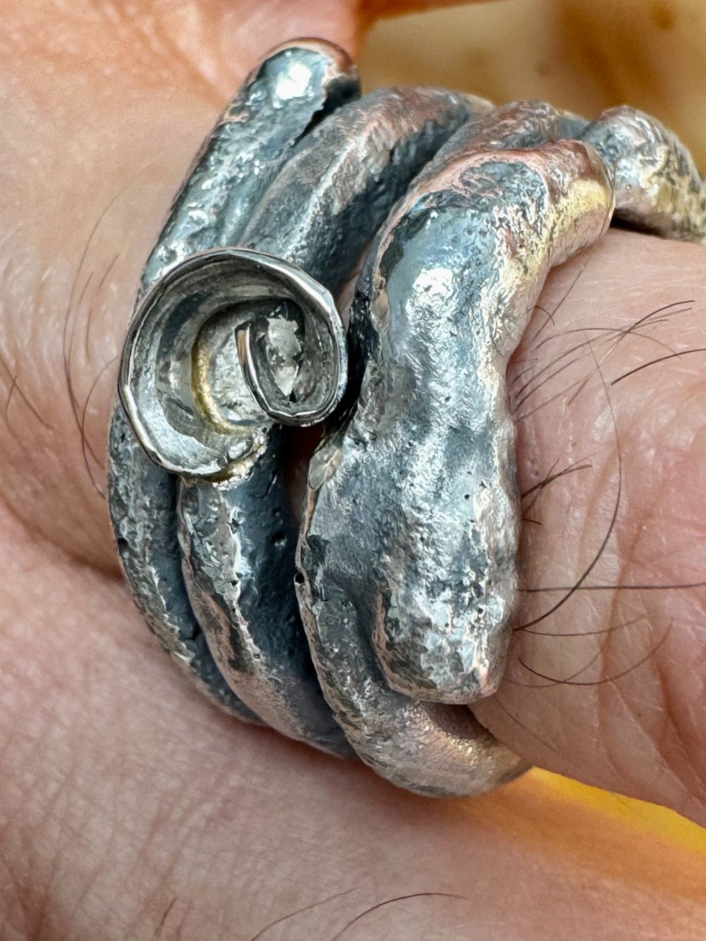 Anelli: Handgefertigter Massiver Silber-Weissgoldring – Nuovo e nell'imballaggio originale da Jona venduto da Herzschmiede 6