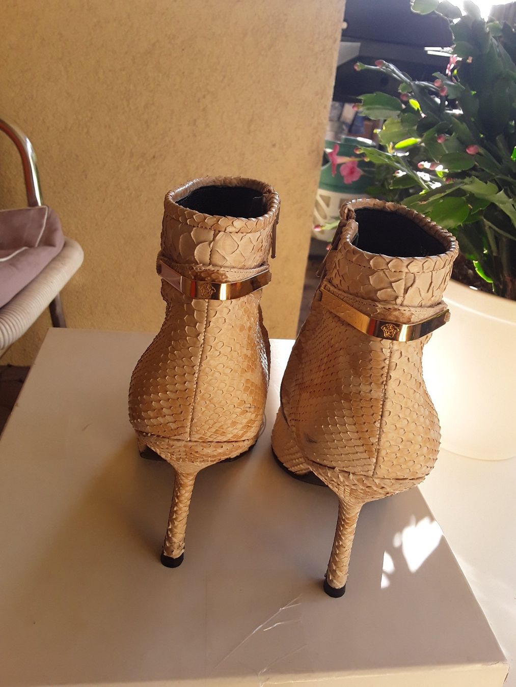 Versace Scarpe da donna: Versace stifeletten – Usato da Brugg AG venduto da Ljubinka0410