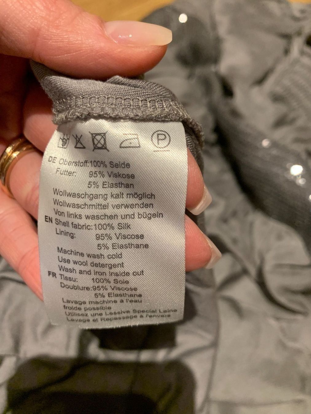 Hallhuber Vestiti: Hallhuber 100% seide Kleid grau 42 – Usato da Ottenbach venduto da Suni_82 3