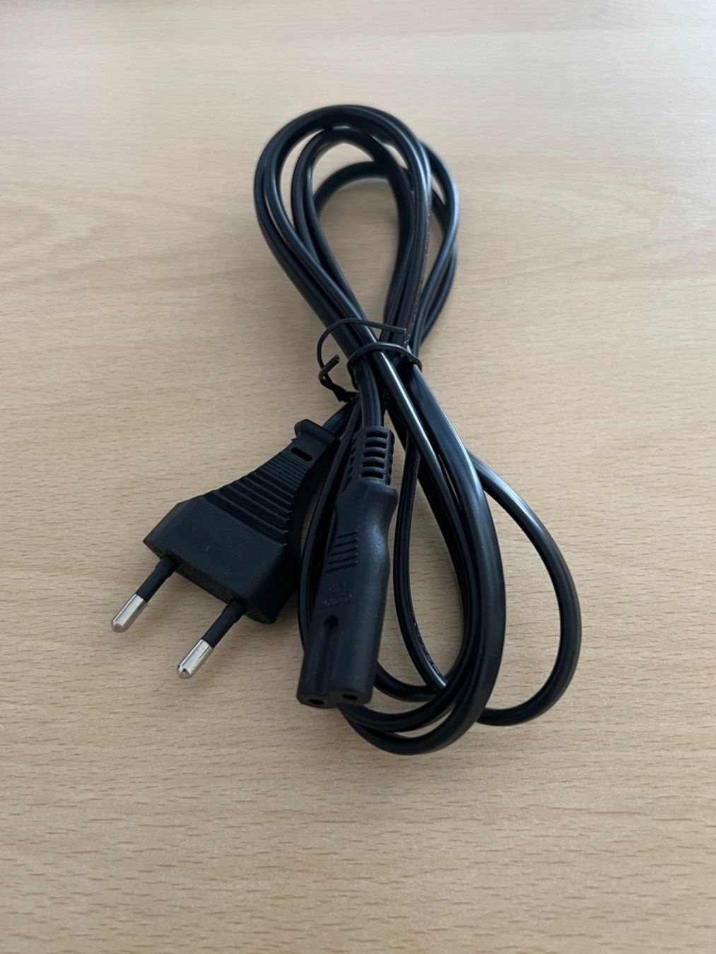 Cavi: Netzkabel 1.8 m C7 - T26 Schwarz – Nuovo e nell'imballaggio originale da Leimbach TG venduto da easydiver87
