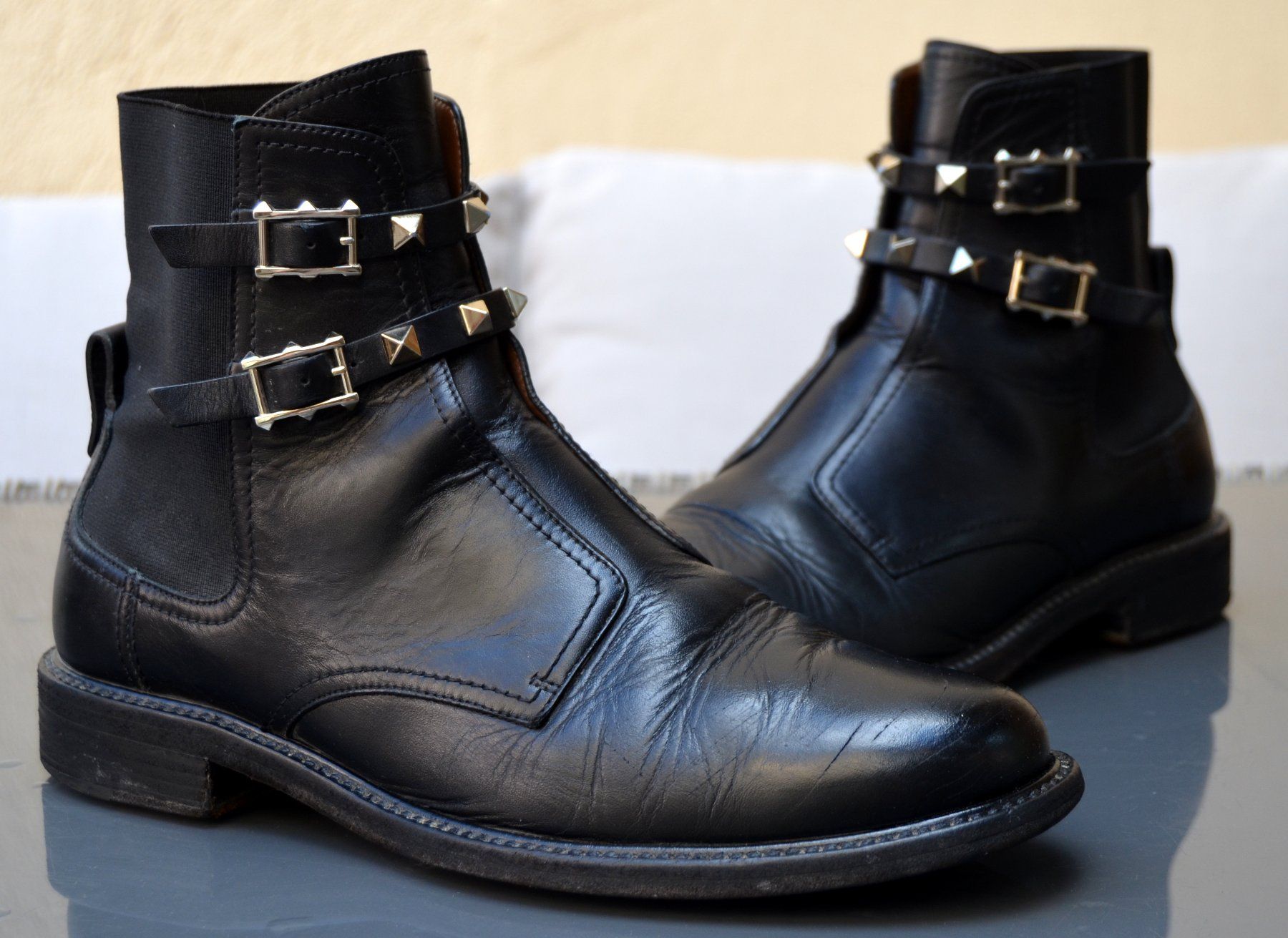 Valentino Chaussures femmes: Valentino Rockstud Boots / bottes 39 – D'occasion à Collonges par arashee 2
