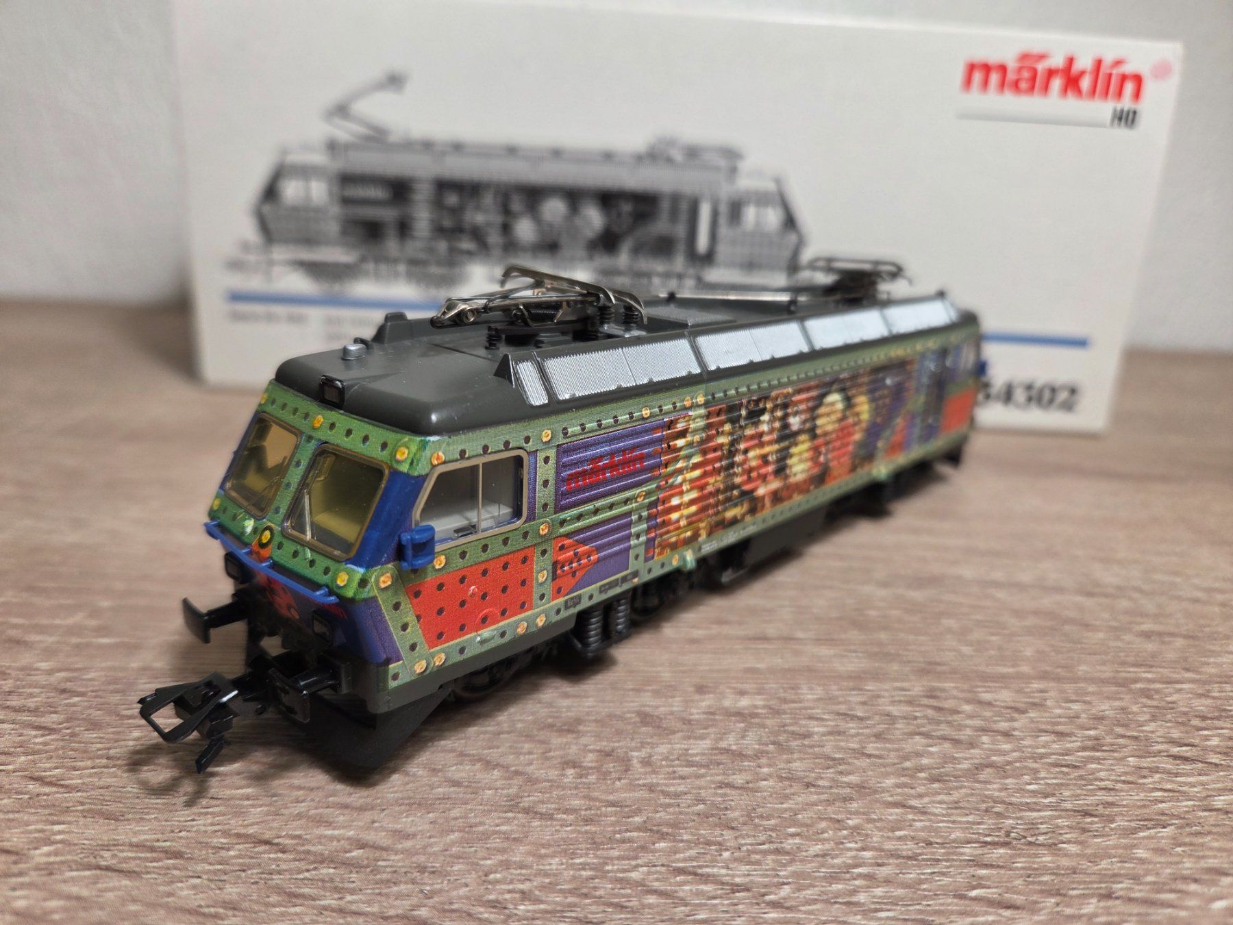Märklin Modellini di ferrovie: Märklin 34302 E-Lok Re 446 SBB Digital H0 – Nuovo e nell'imballaggio originale da St-Aubin-Sauges venduto da Lo_Go 2