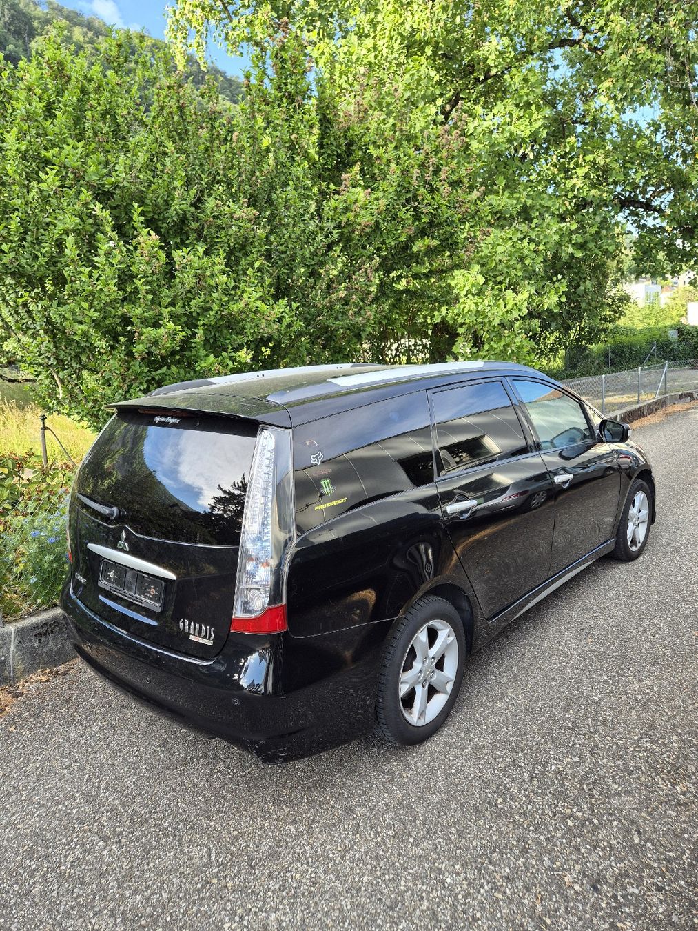 Mitsubishi Autos: Mitsubishi Grandis Automat  – Gebraucht aus grenchen von Pooth01