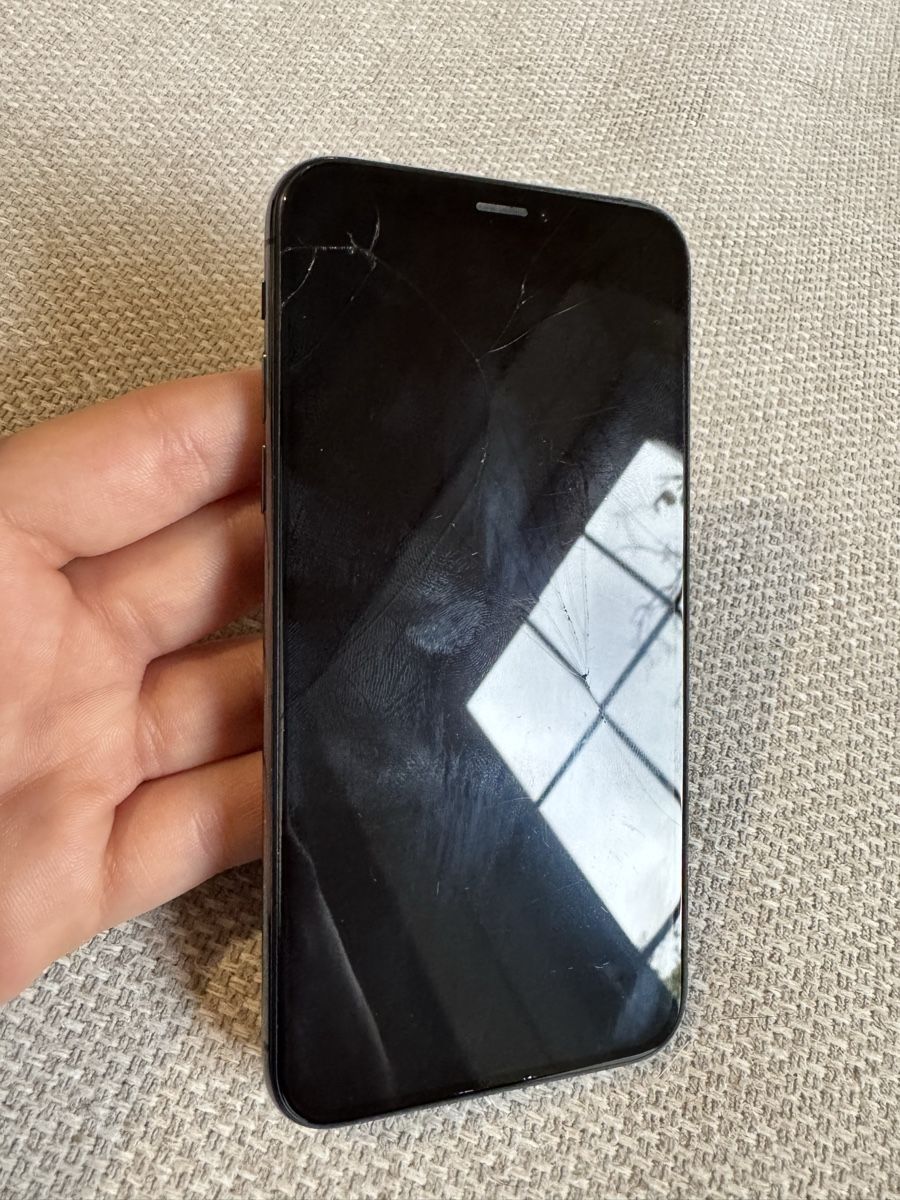 Apple Portables: Altes kaputtes Iphone – Défectueux à Zürich par MHW23 1