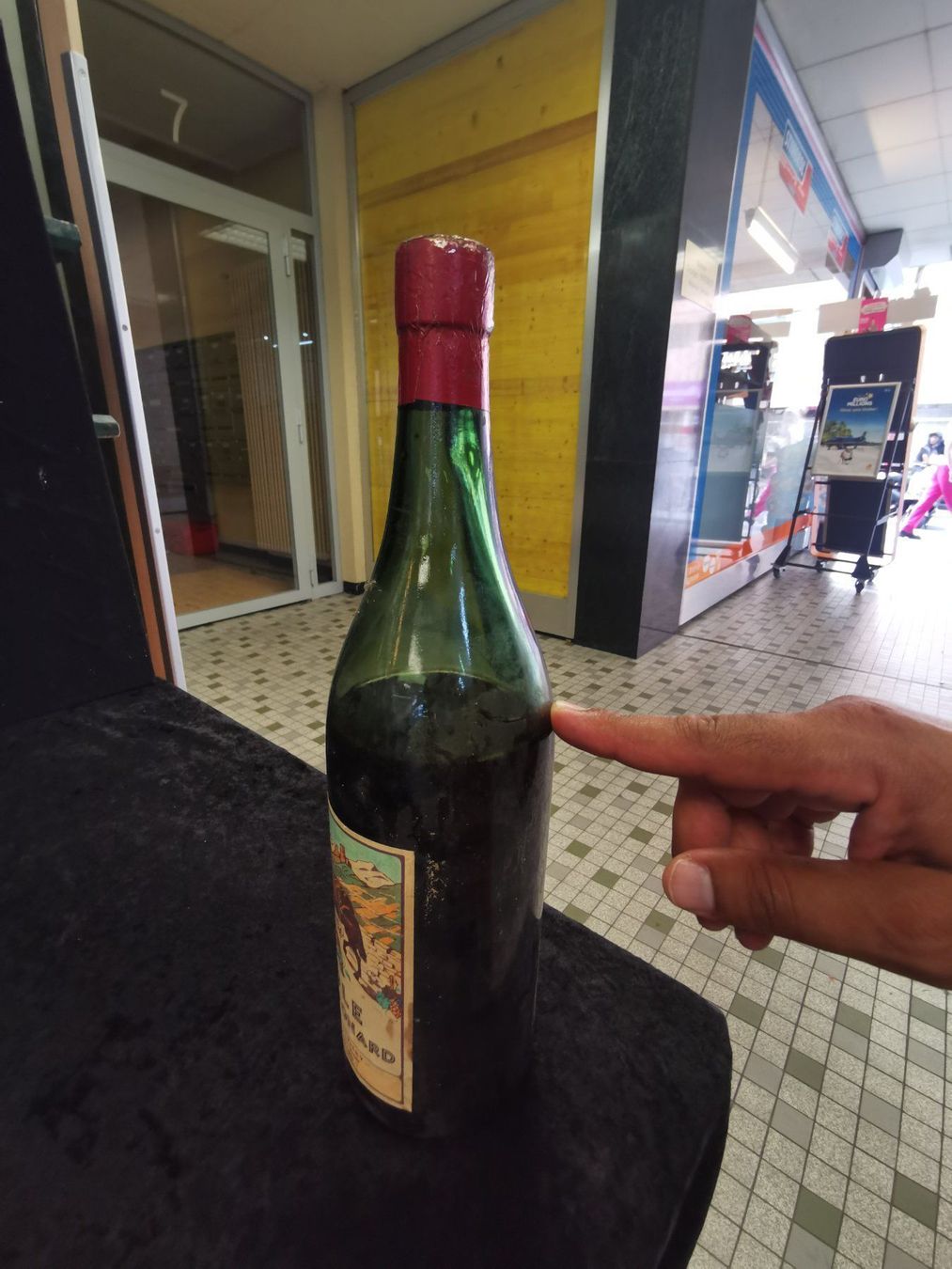 Vino: DÔLE DE ST-LEONARD – Nuovo (secondo la descrizione) da Genève venduto da Leboucheoreilles 6