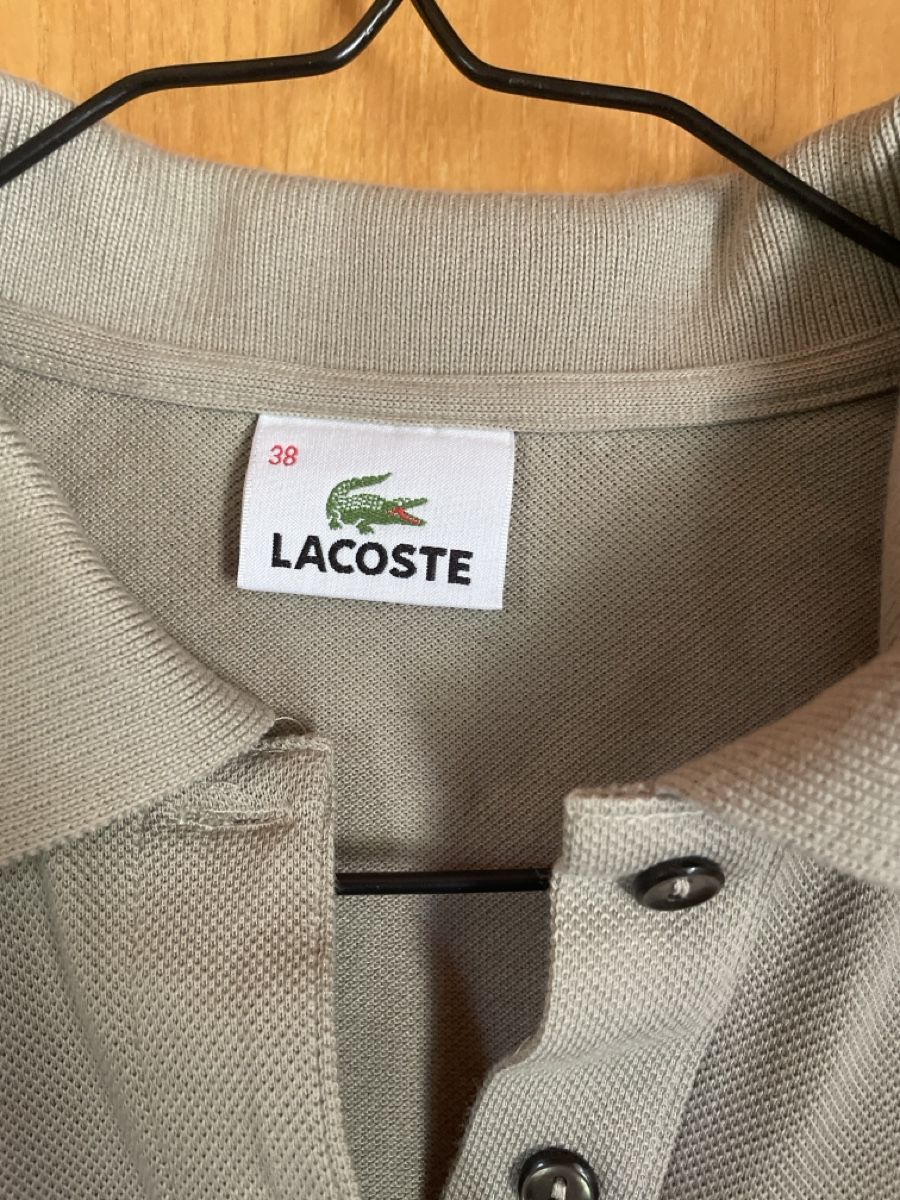 Lacoste Polos: Polo Lacoste Damen beige grau Grosse 38  – D'occasion à Alpnachstad par Nicolyn56 1