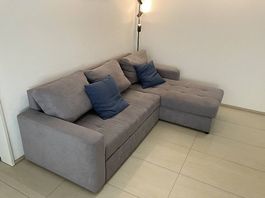 Ausziehbares Schlafsofa in sehr gutem Zustand