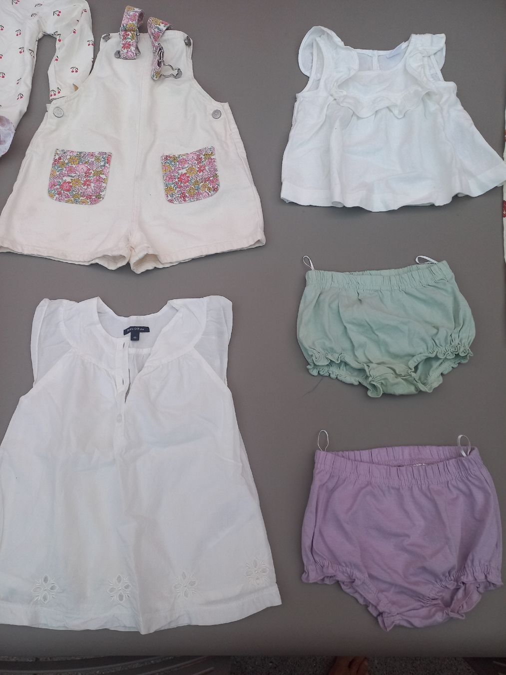 Zara Lotti & Set di vestiti: Diverse Kinderkleider Mädchen 1.5-2.5 Jahre – Usato da Kilchberg ZH venduto da Fast-Forward 2