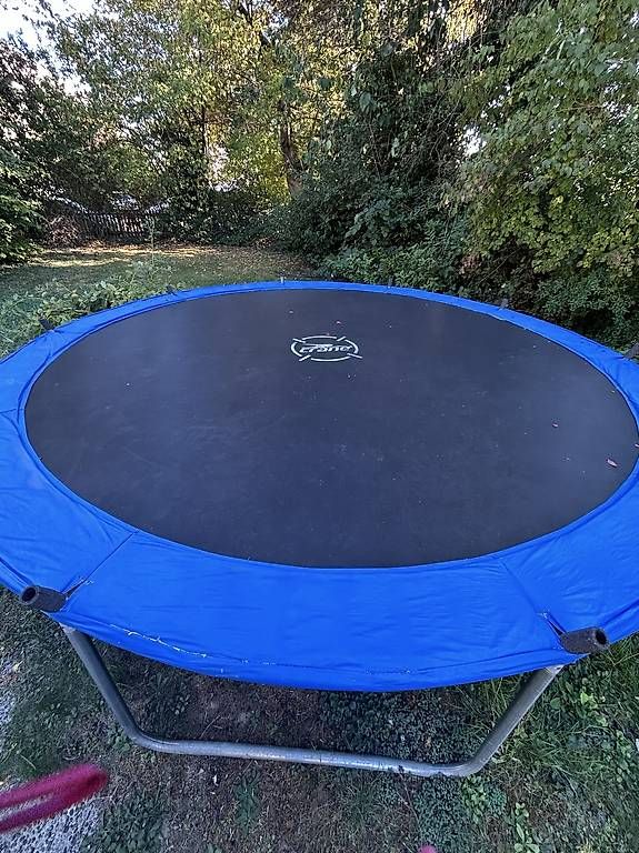 Trampolines: Grosse Trampolin 4m – D'occasion à Allschwil par Siljo1 1
