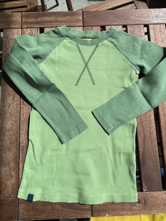 Albakid Langarmshirt grün Gr. 134 Rippshirt schmal