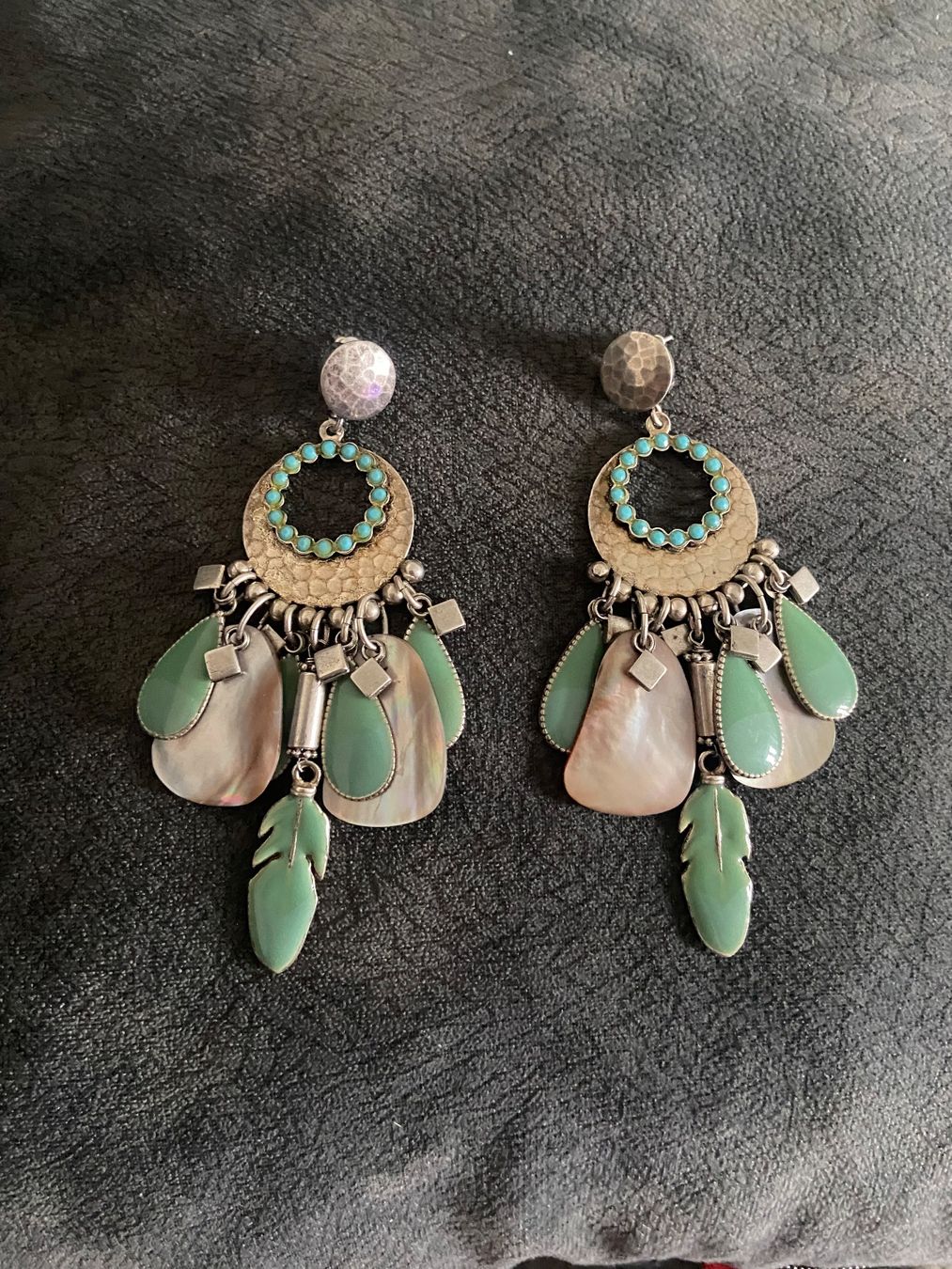 Orecchini pendenti & Orecchini a lobo: Boucles d'oreilles reminiscence – Usato da Montreux venduto da Perledor