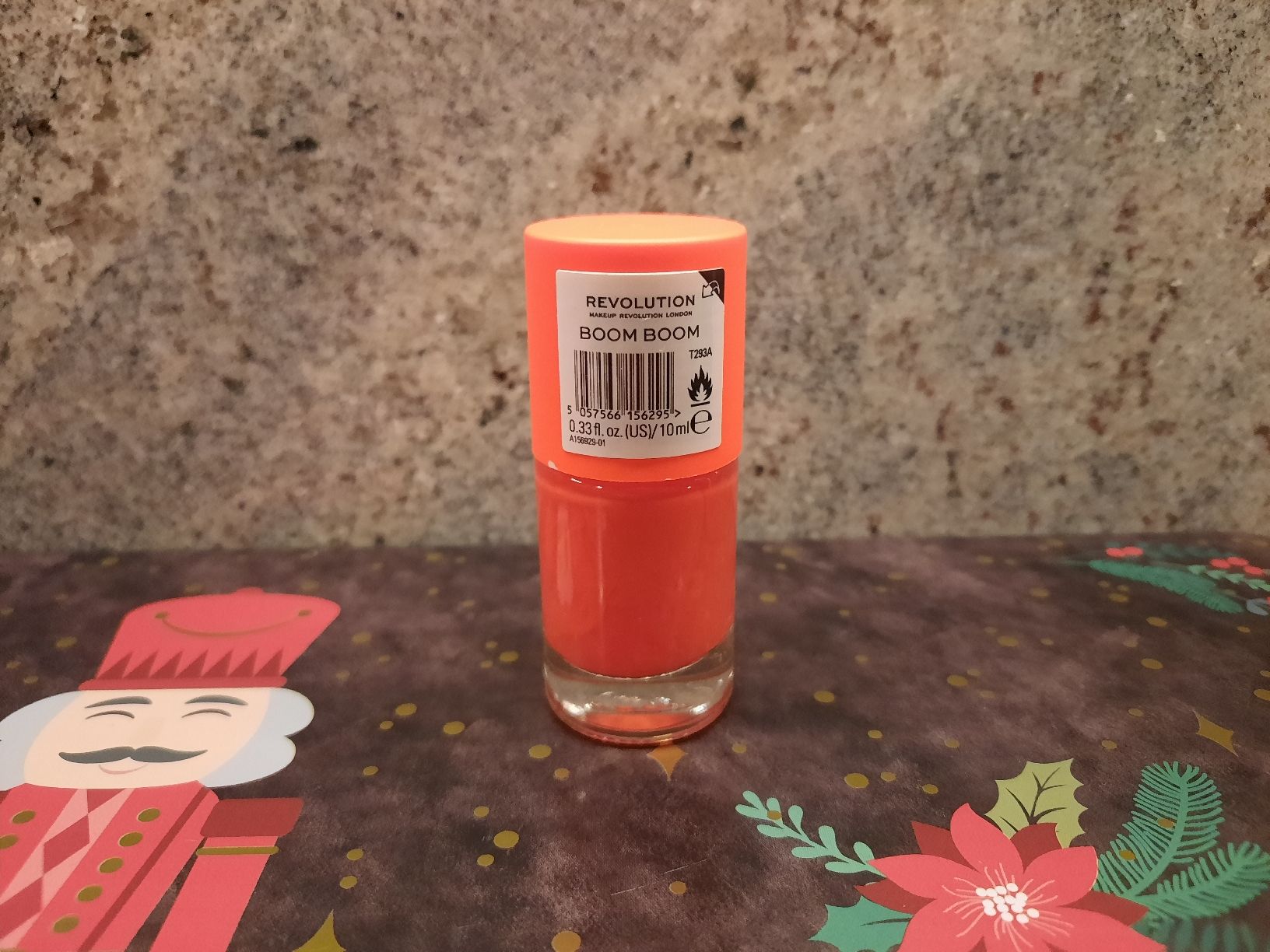 neuer-unbenutzter-nagellack-von-revolution-boom-boom-neu-und