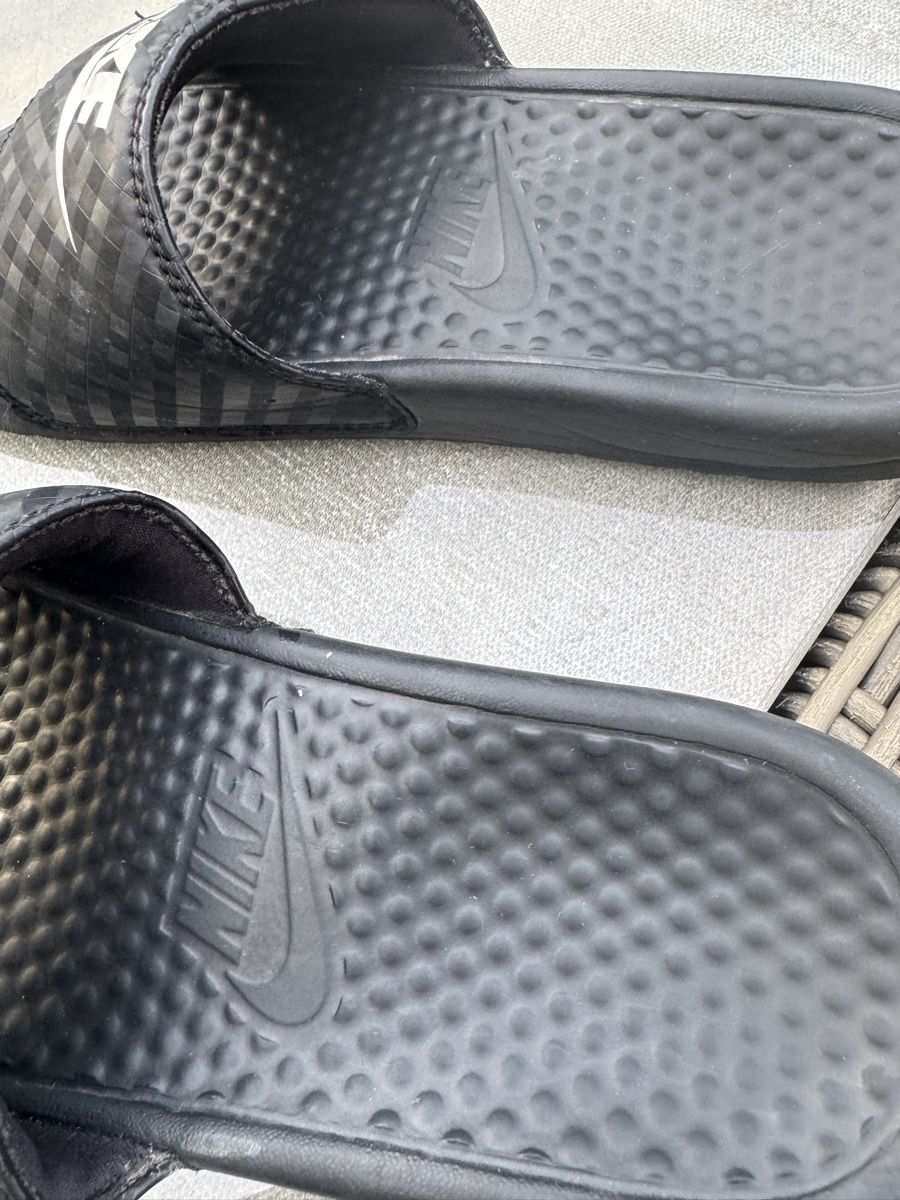 Scarpe da uomo: Bade-Sandalen Nike schwarz Gr. 37 – Usato da Zürich venduto da Orionos 2