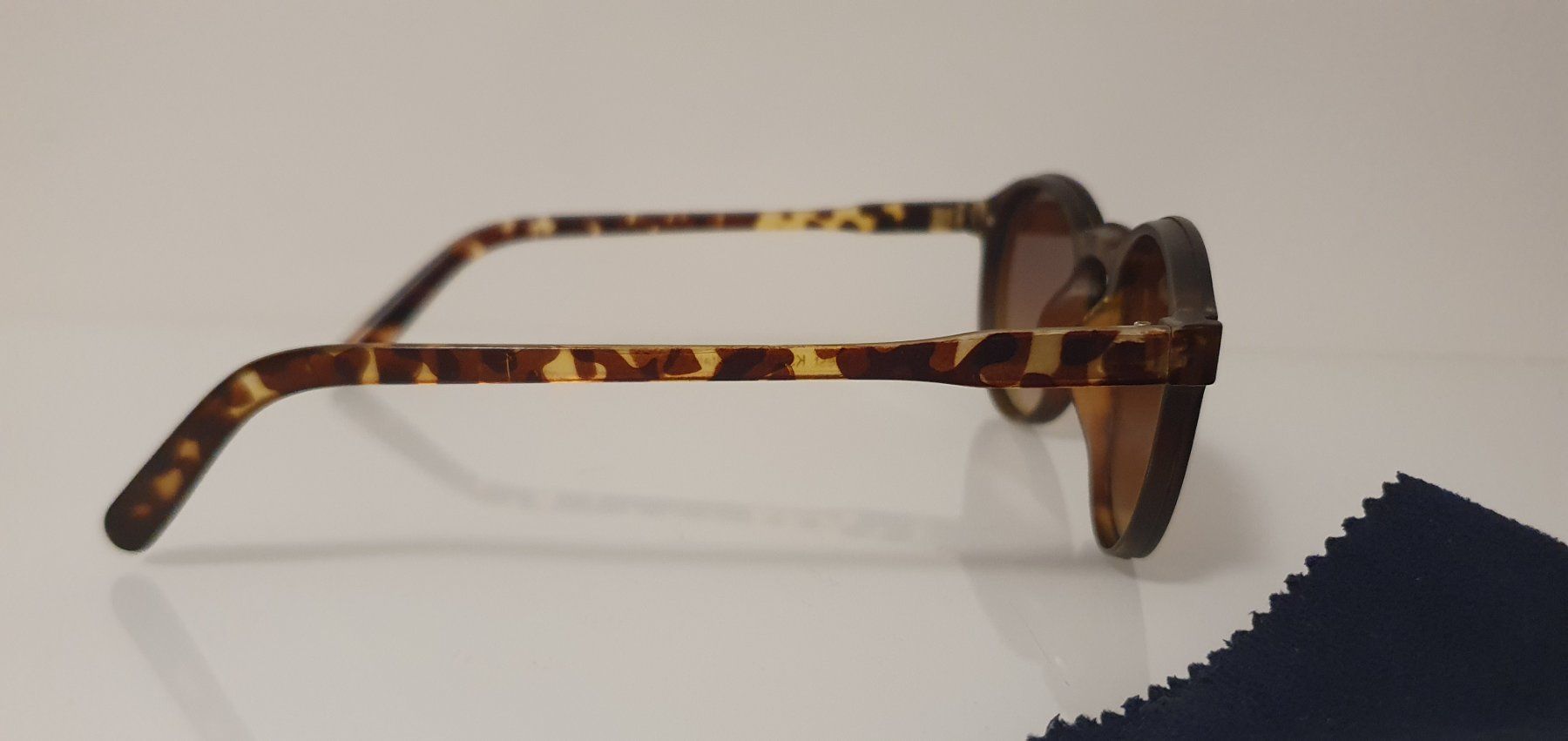Occhiali & Lenti: Sonnenbrille blau braun stylisch – Usato da Stansstad venduto da InStyle8 7