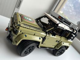 Lego Technic Land Rover Defender 42110 - mit Bauanleitung