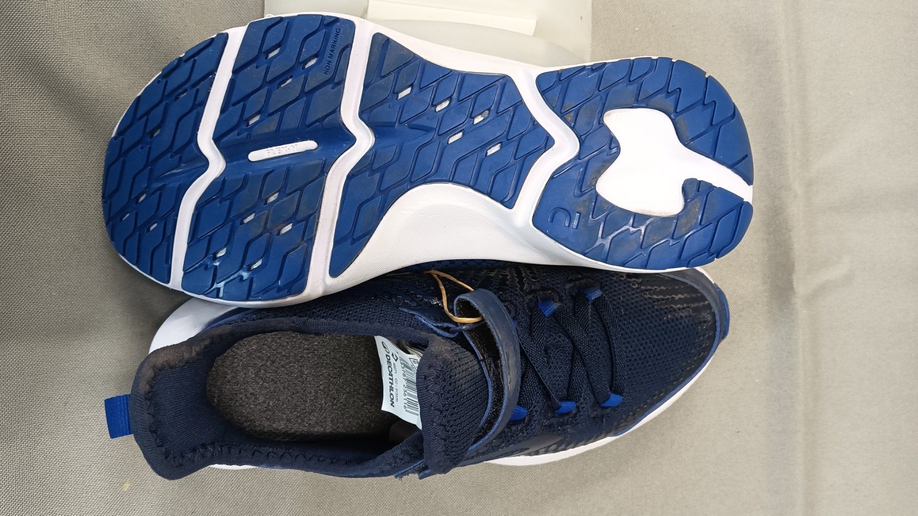 Herrenschuhe: Chaussures de sport Decathlon, AT FLEX RUN, taille 34 – Neu (gemäss Beschreibung) aus La Neuveville von Nida-Baf 1