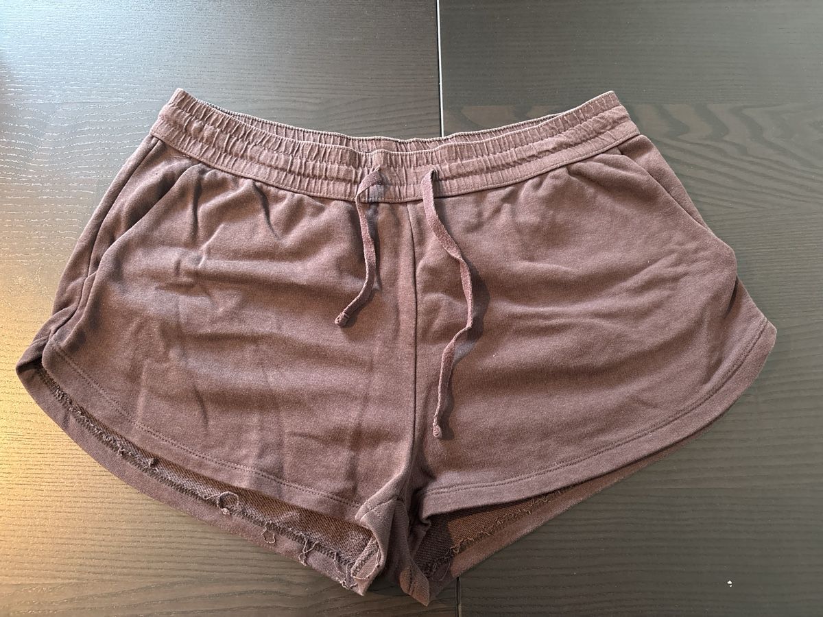 H&M Pantaloni: Shorts, braun, Grösse M, stark gebraucht – Difettoso da Adliswil venduto da ninotschka7