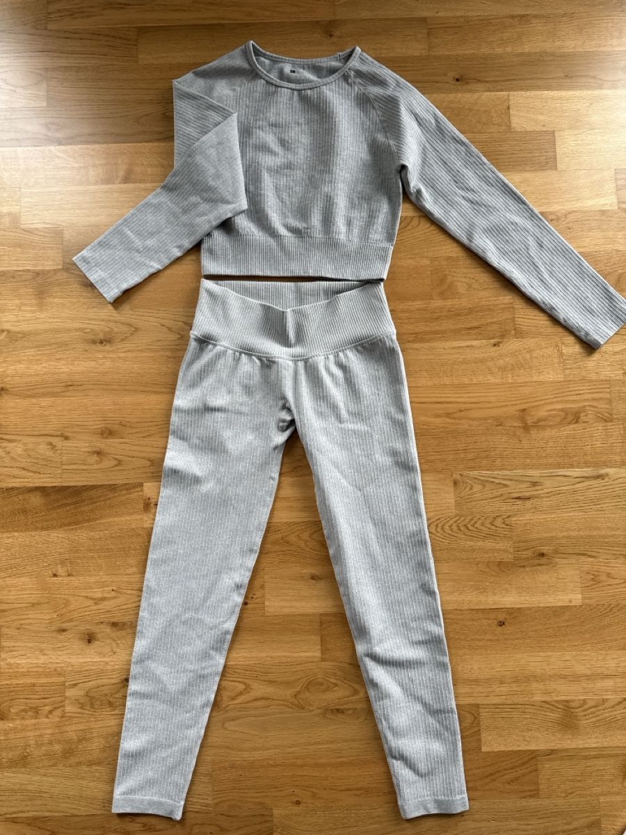 Lots de vêtements: Sportset – Neuf (Voir description) à Kriens par g_b_mk7j