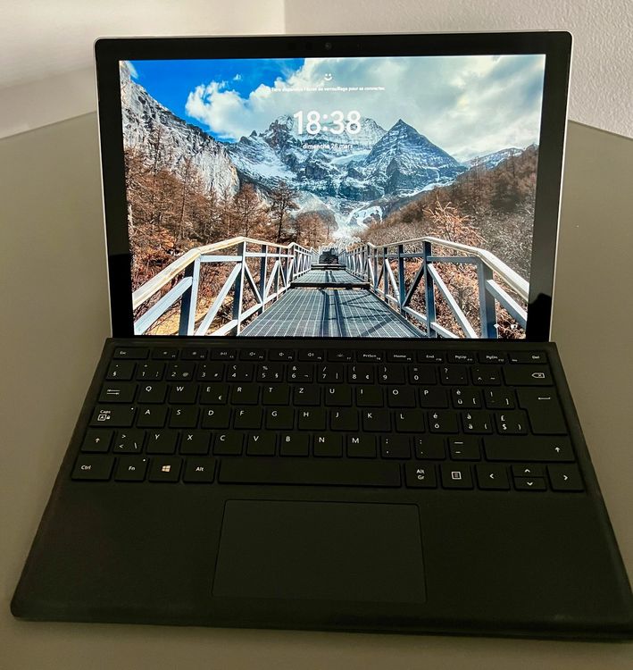 Laptop Dell Inspiron 5490 écran FHD 14 pouces, Intel Core i5 - 8Go de RAM, 512 Go SSD Neuf