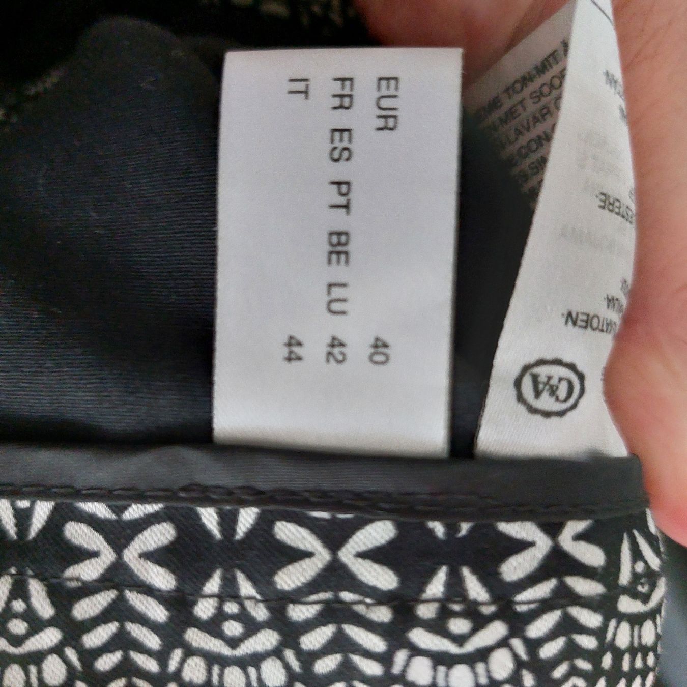 C&A Pantaloni: Hose, 40, ethnomuster schwarz weiss – Usato da Freienbach venduto da Stuagert 6