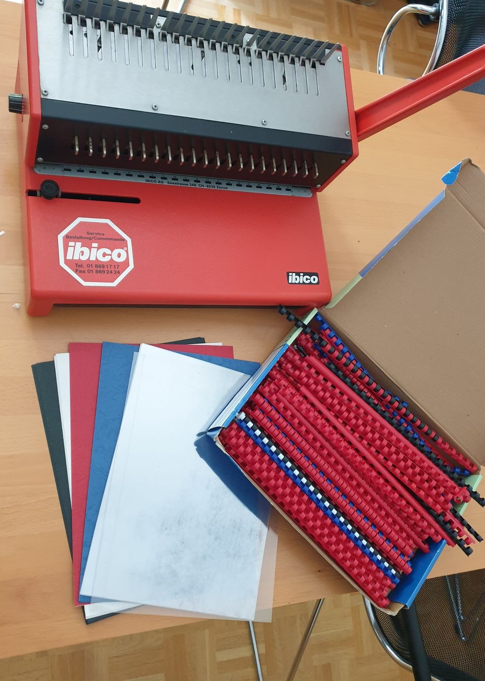 Ibico Macchine rilegatrici: Bindemaschine IBICO inkl. Züberhör – Usato da Gelterkinden venduto da Macrameed 7