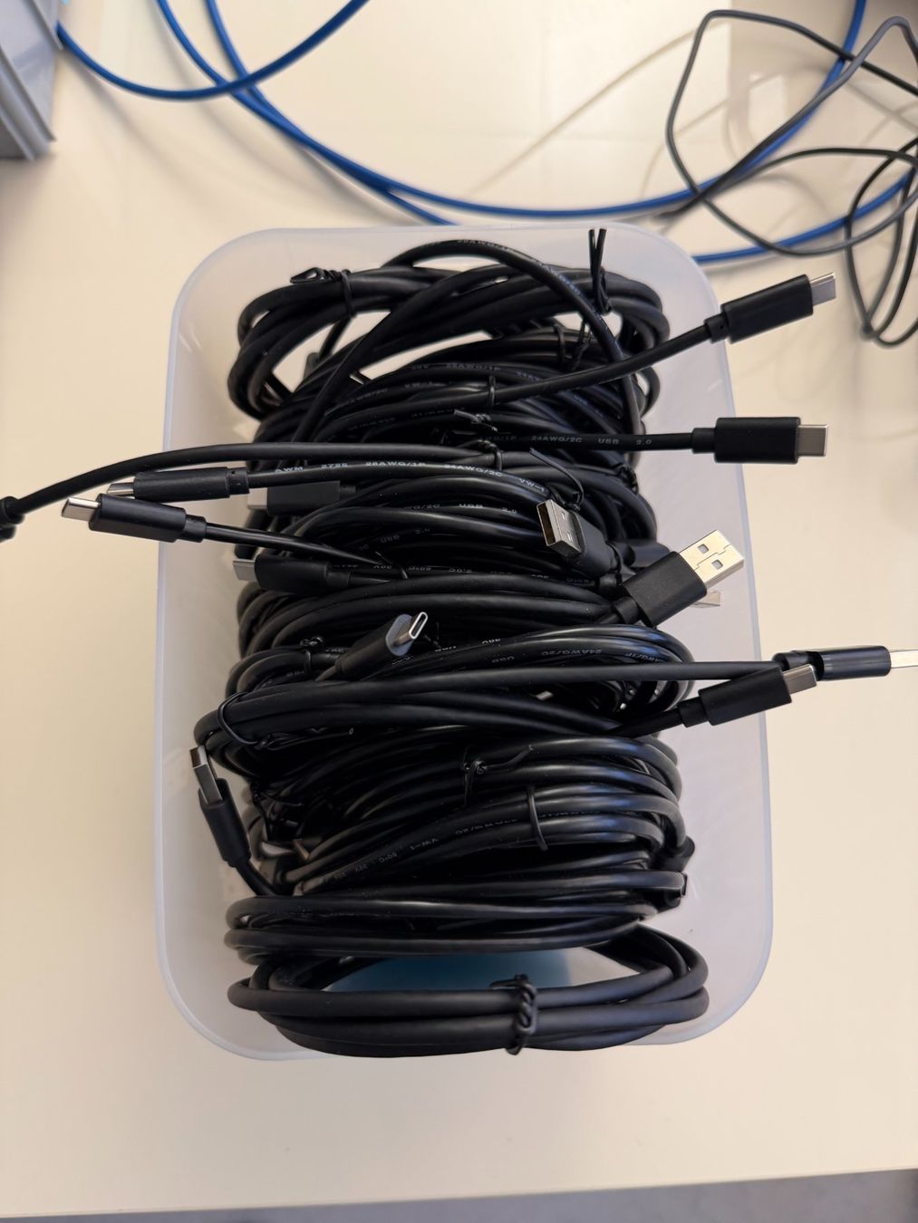 Câbles: 27x 2m USB-A zu USB-C Kabel – Neuf avec emballage d'origine à Zürich par mantis_tech 1