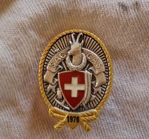 Anstecker SAC CAS 1976 Suisse Emblem rot-weiss guter Zustand