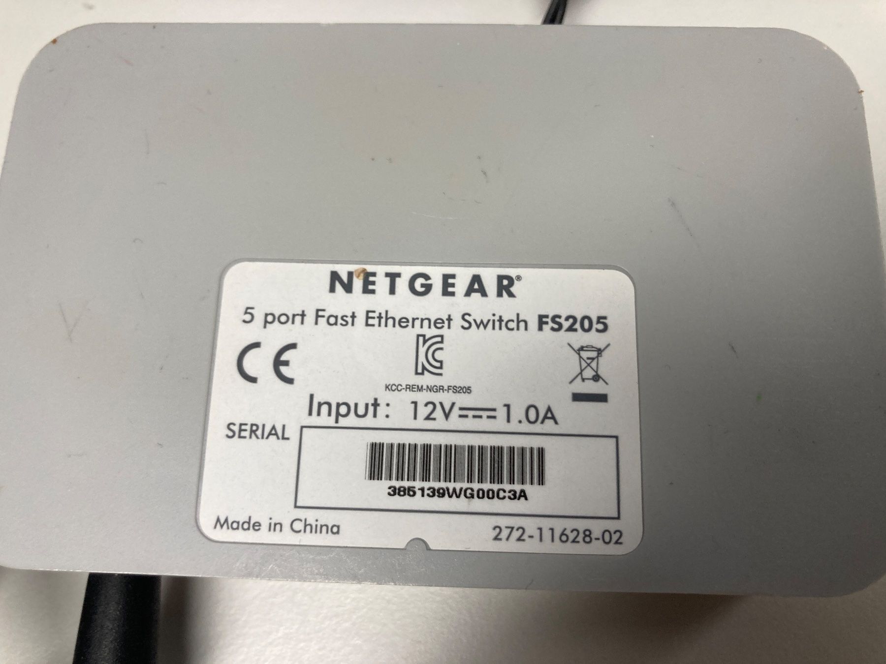 Netgear Hub & Switch: NETGEAR FS205 5-Port Netzwerk Switch weiss – Usato da Lüsslingen venduto da Piper 2