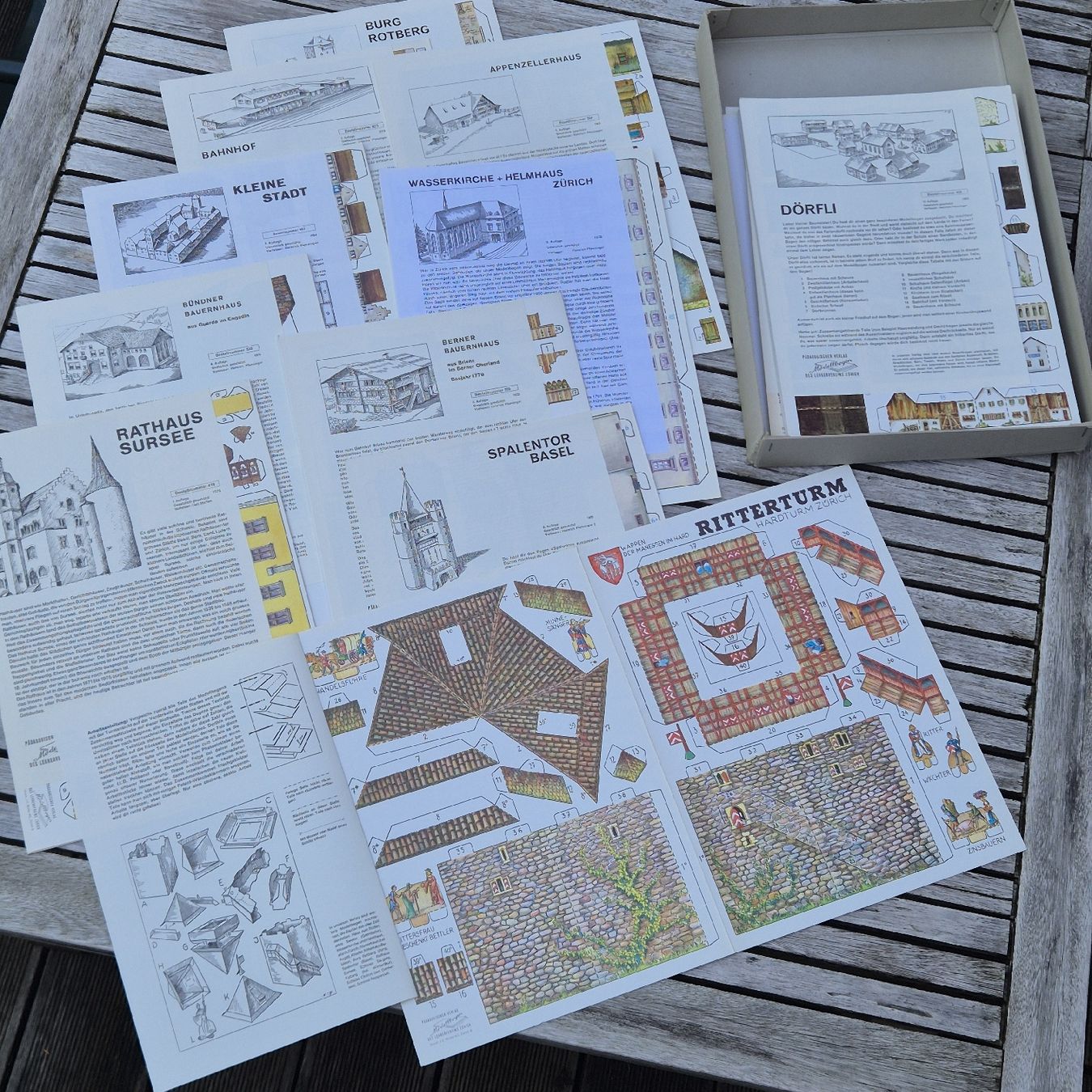 Kit bricolage: Modellbogen Bastelbogen 40 Stück – Nuovo (secondo la descrizione) da Rafz venduto da np4