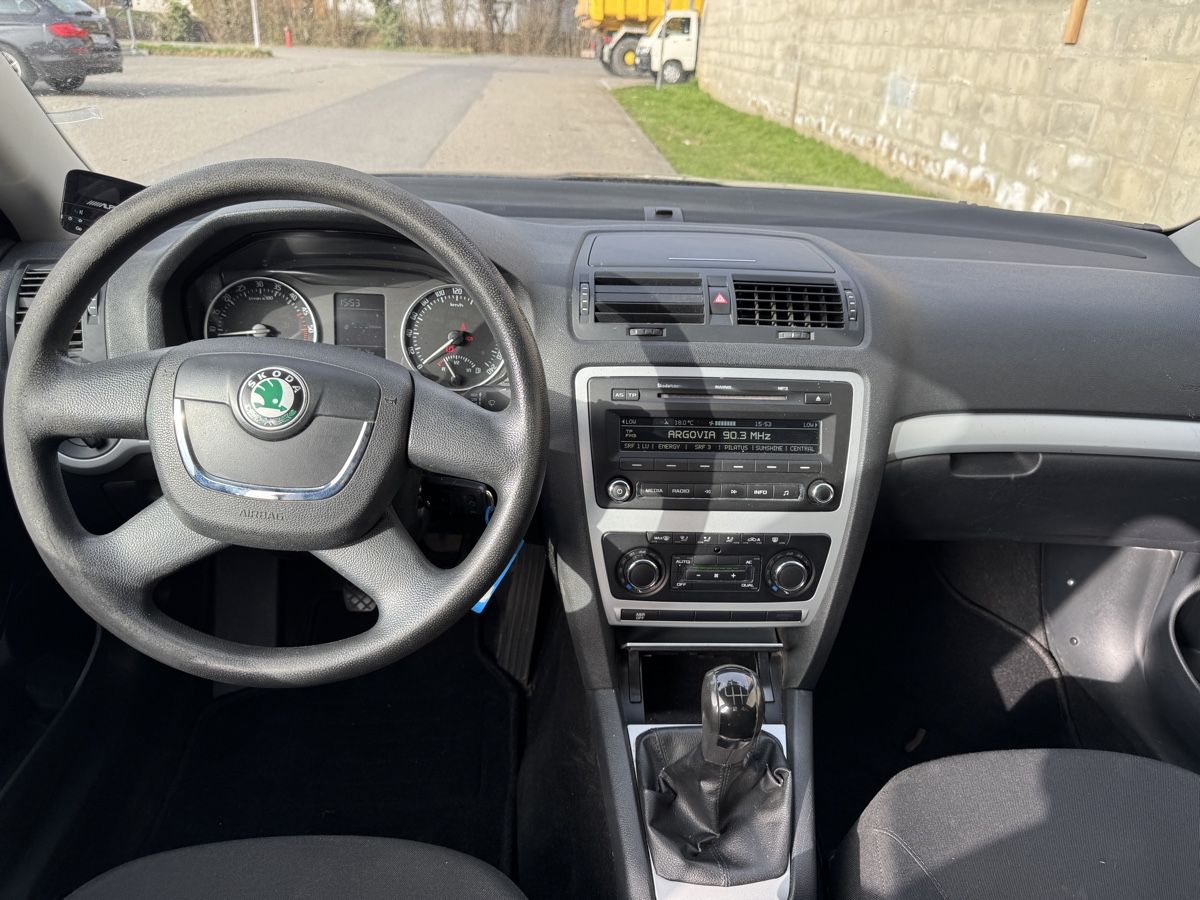 Skoda Automobili: SKODA Octavia Combi 1.6 TDI Ambiente – Usato da Oberentfelden venduto da Blackrose75 6