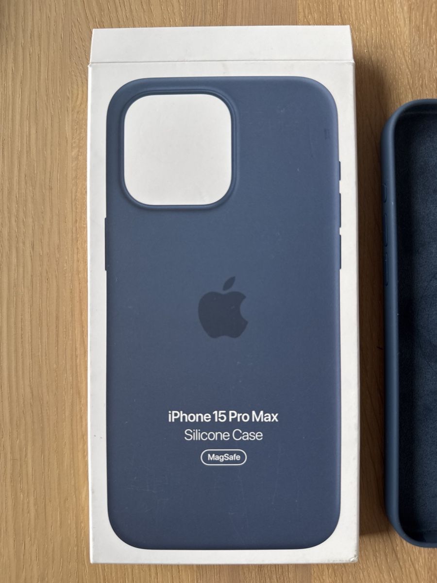 Apple Cover & Protezioni schermo: iPhone 15 Pro Max Silikon Case MagSafe, Original, Dunkelblau – Nuovo e nell'imballaggio originale da Zürich venduto da heyheyhey