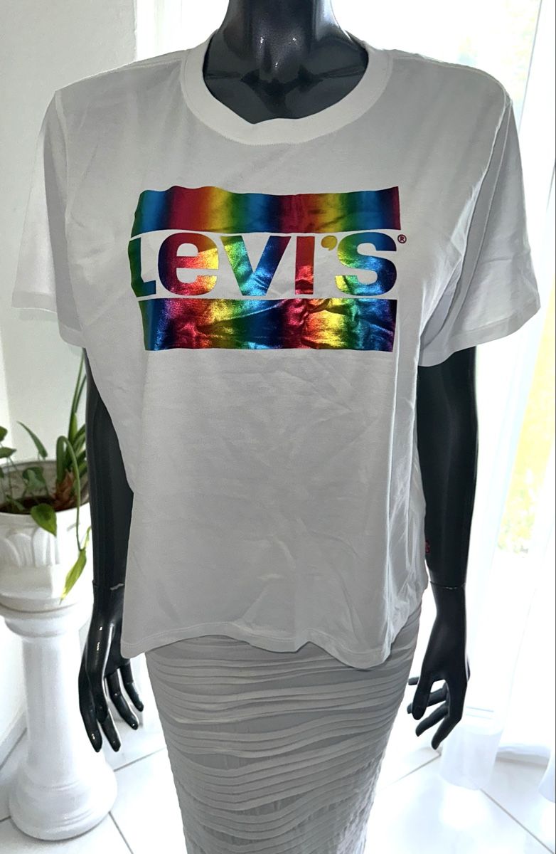 Levi's T-shirt: LEVI’S SHIRT GR. L NEU – Nuovo e nell'imballaggio originale da Unteraegeri venduto da MH203 1