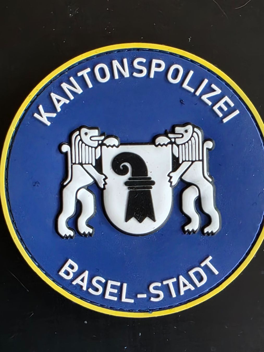 Armée suisse Plaquettes & Badges: Kantonspolizei Basel Pvc Klett neu Top – Neuf (Voir description) à Nyon par freetoys08